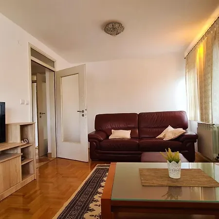 Piano In Center - Fully Equipped - Free Parking * Sarajevo