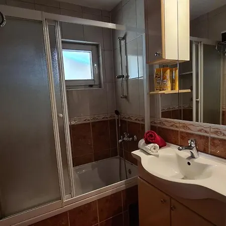 Piano In Center - Fully Equipped - Free Parking Apartmán