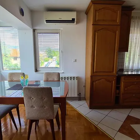 Piano In Center - Fully Equipped - Free Parking *