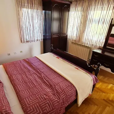 Piano In Center - Fully Equipped - Free Parking Apartmán