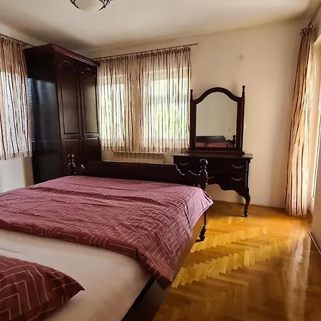 Piano In Center - Fully Equipped - Free Parking Apartment Sarajevo