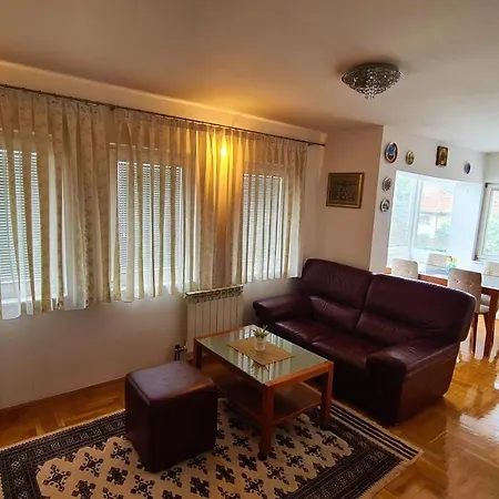 Piano In Center - Fully Equipped - Free Parking * Sarajevo